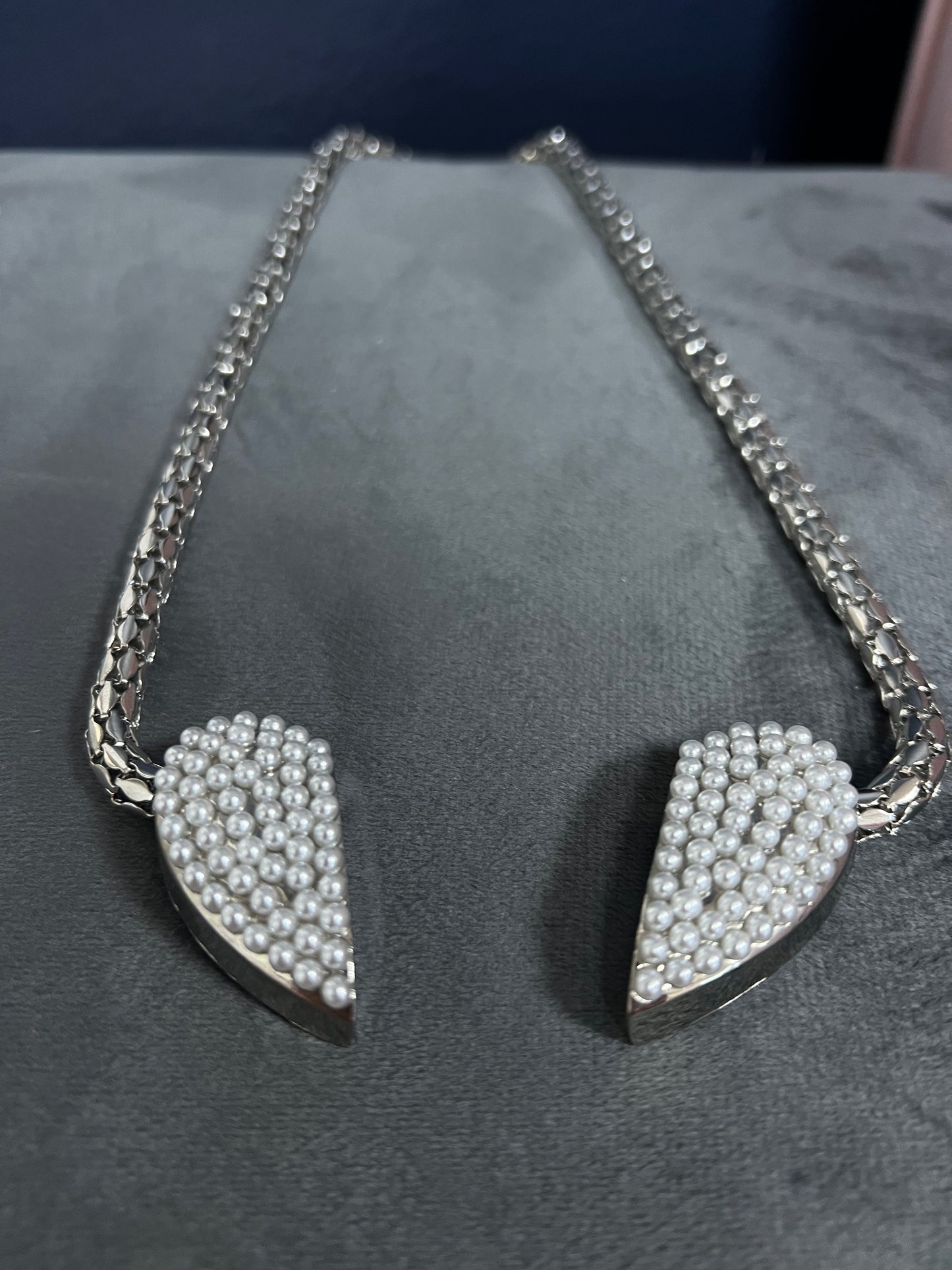 Silver Pearl Heart Magnetic Necklace