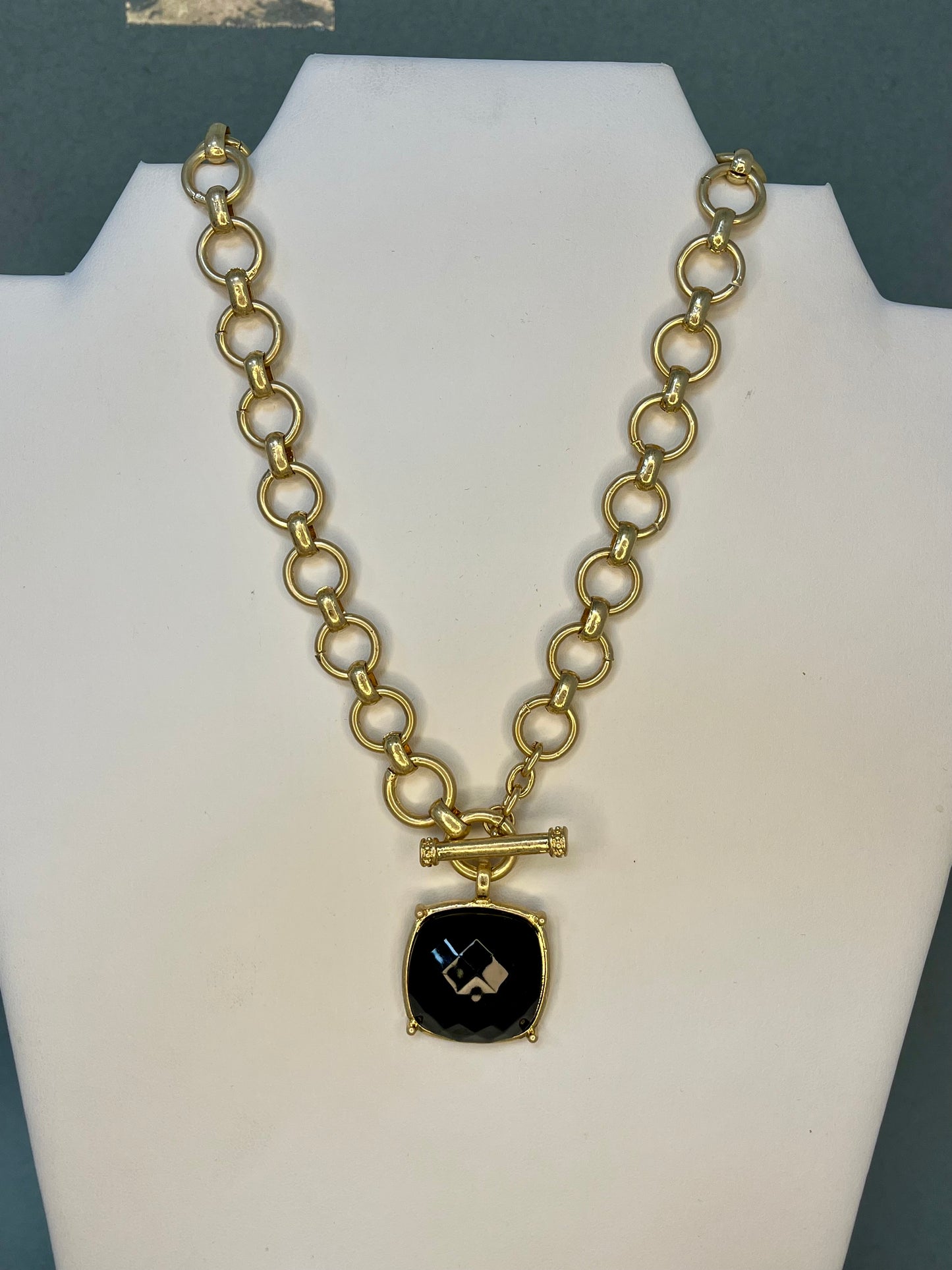 Antique Black Pendant Necklace