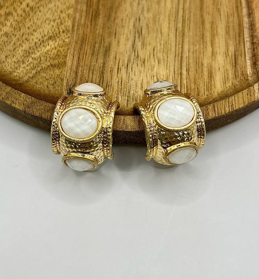Medium Pearl StuD Earrings