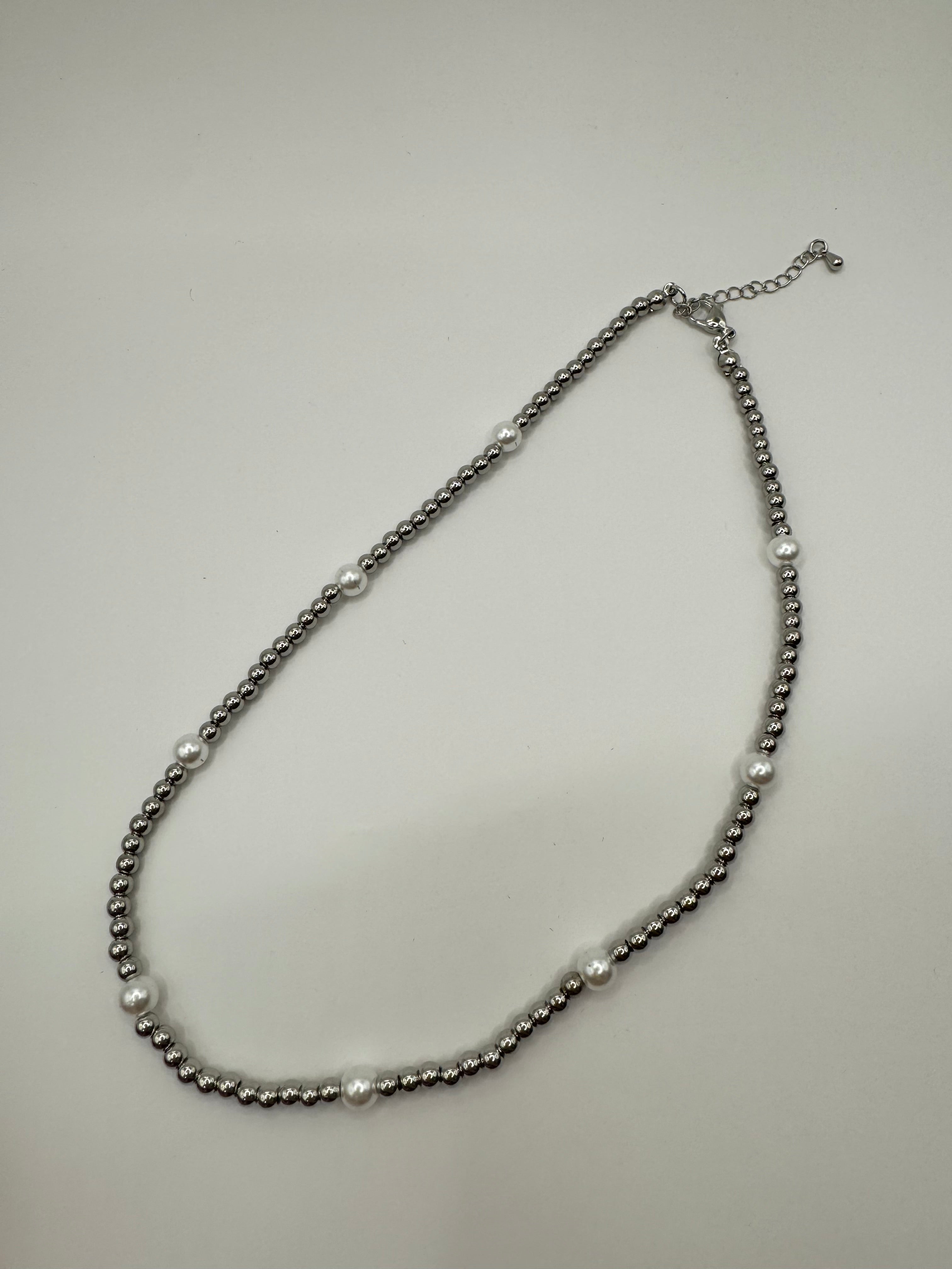 4MM bead necklace with pearls (Gold and Silver)