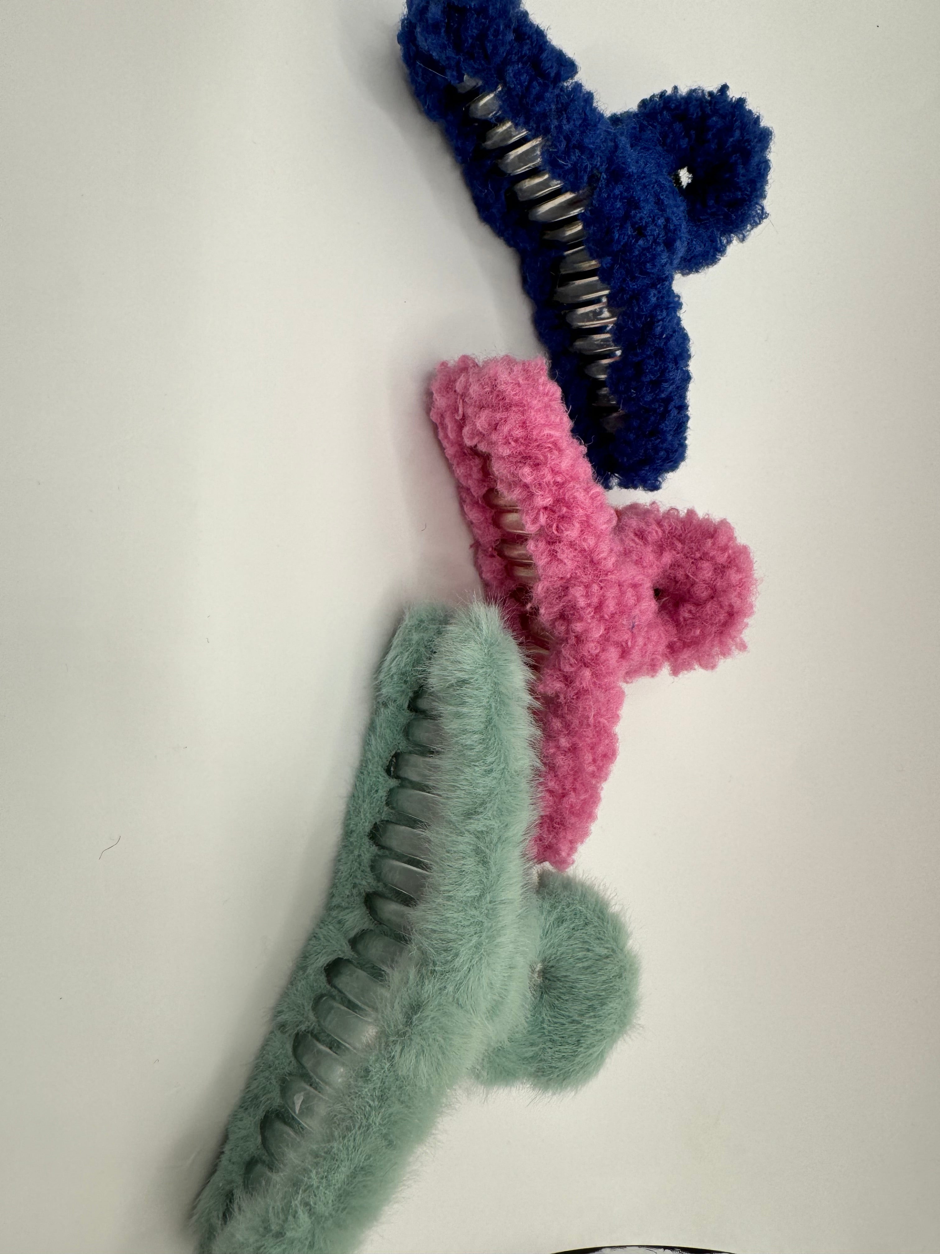 Fuzzy Claw Clip (Multiple Colors)