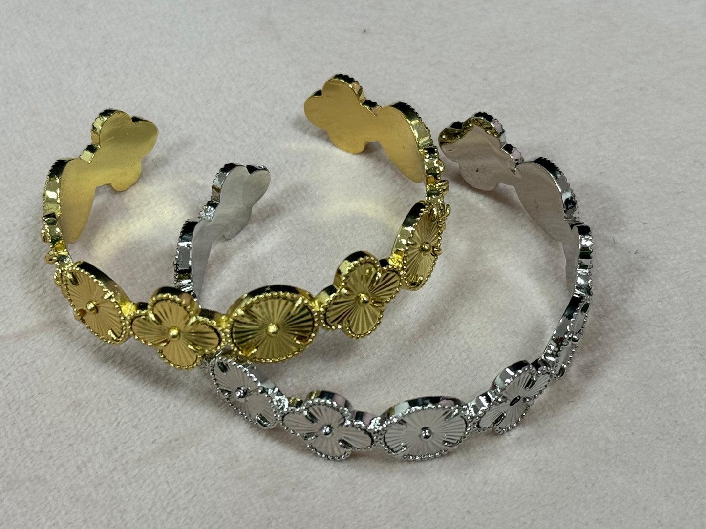 Clover Flower Style Cuff Bracelet FS