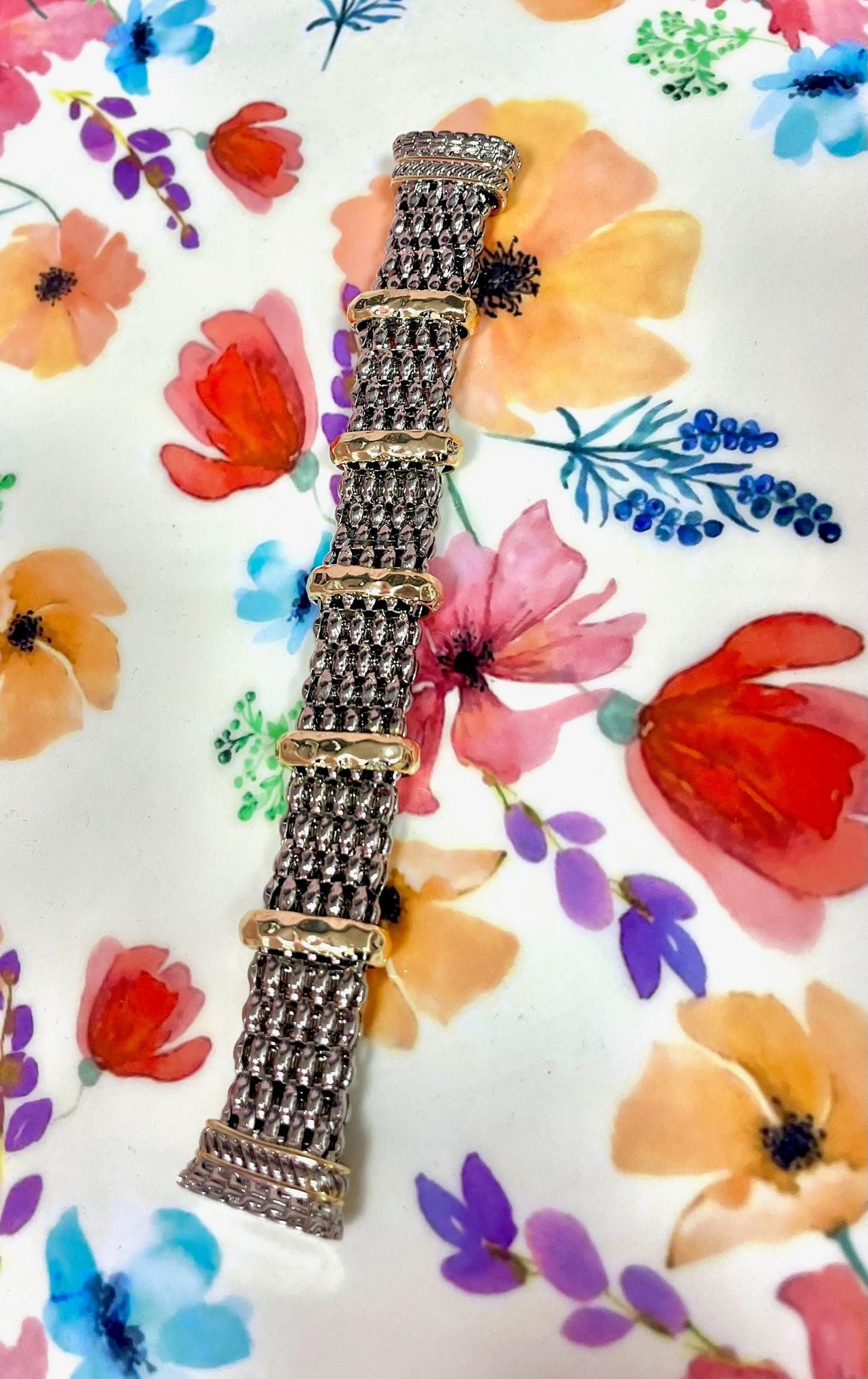 Thick 5 Gold Panel Magnetic Bracelet