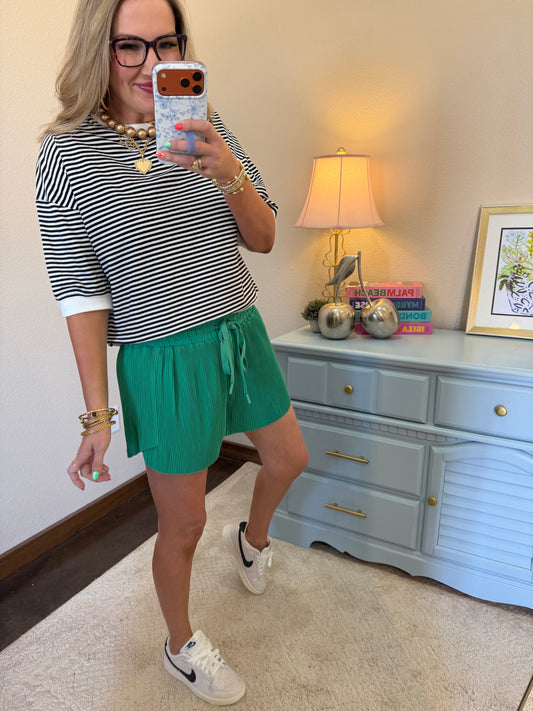 Green Pleated Elastic Waist Shorts