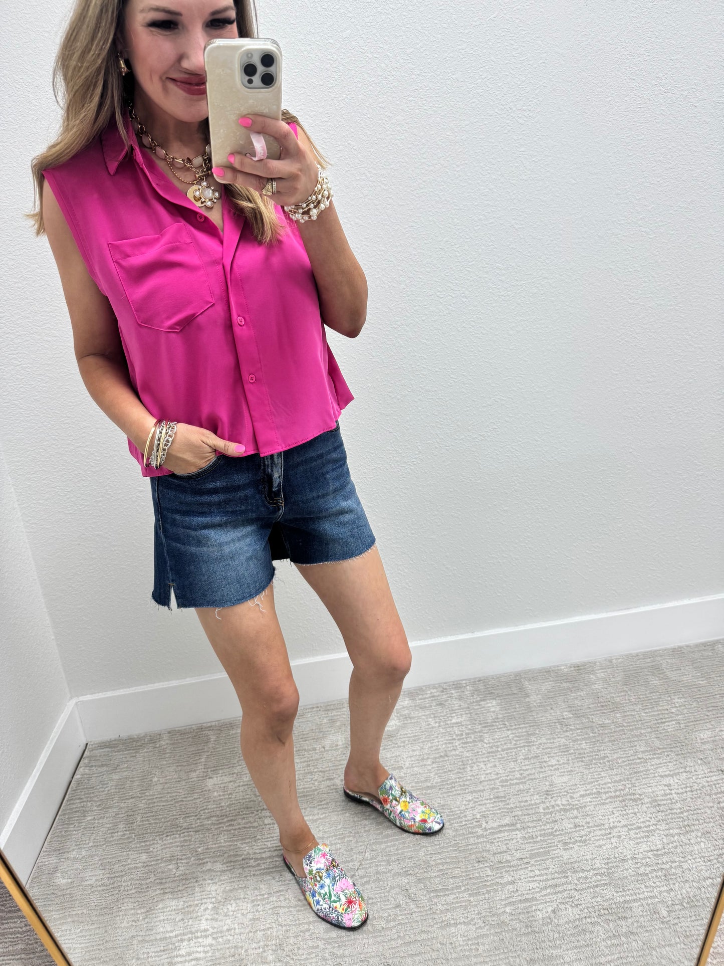 Raspberry Sleeveless Collared Bubble Back Top
