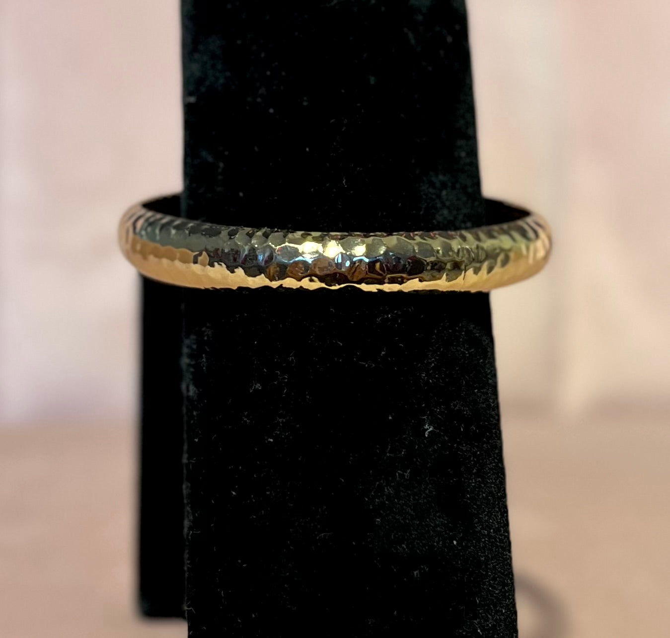 Single Shiny Textured Bracelet (Gold and Silver)