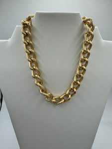 Thick gold chain necklace