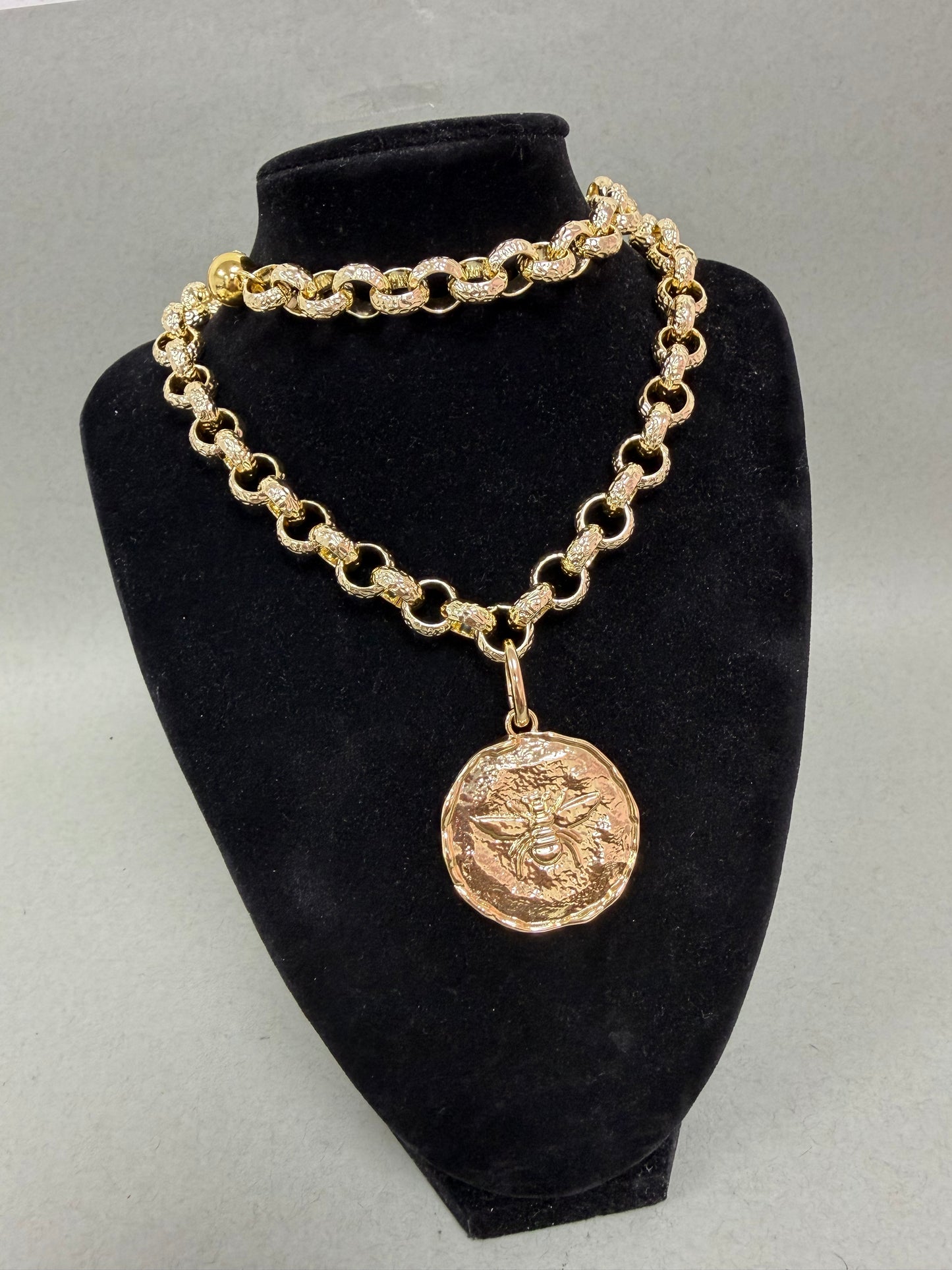 Textured Gold Magnetic Chain