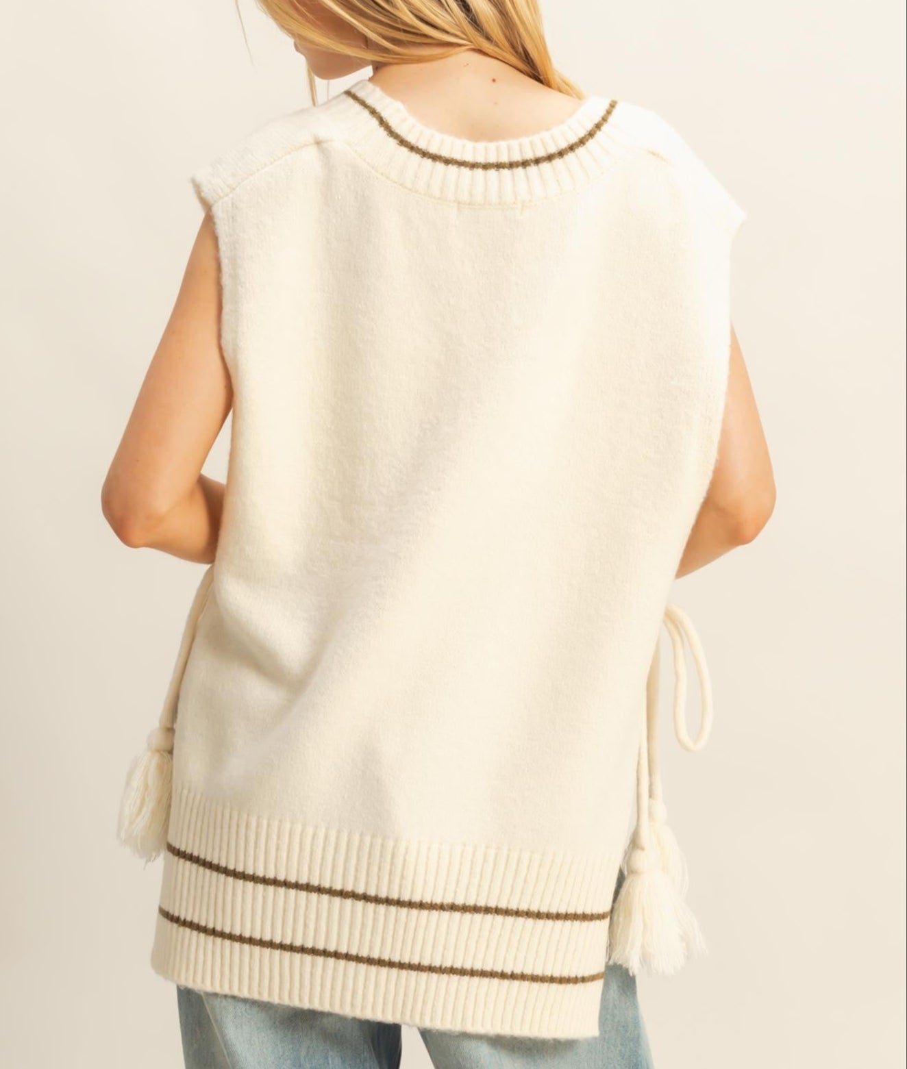 Cream Tassel Detailed Oversized Sweater Vest