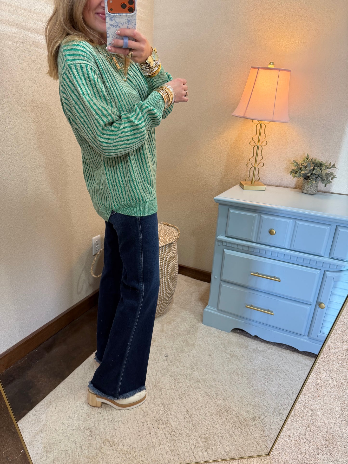 Kelly Green Curved Bottom Long Sleeve Pullover