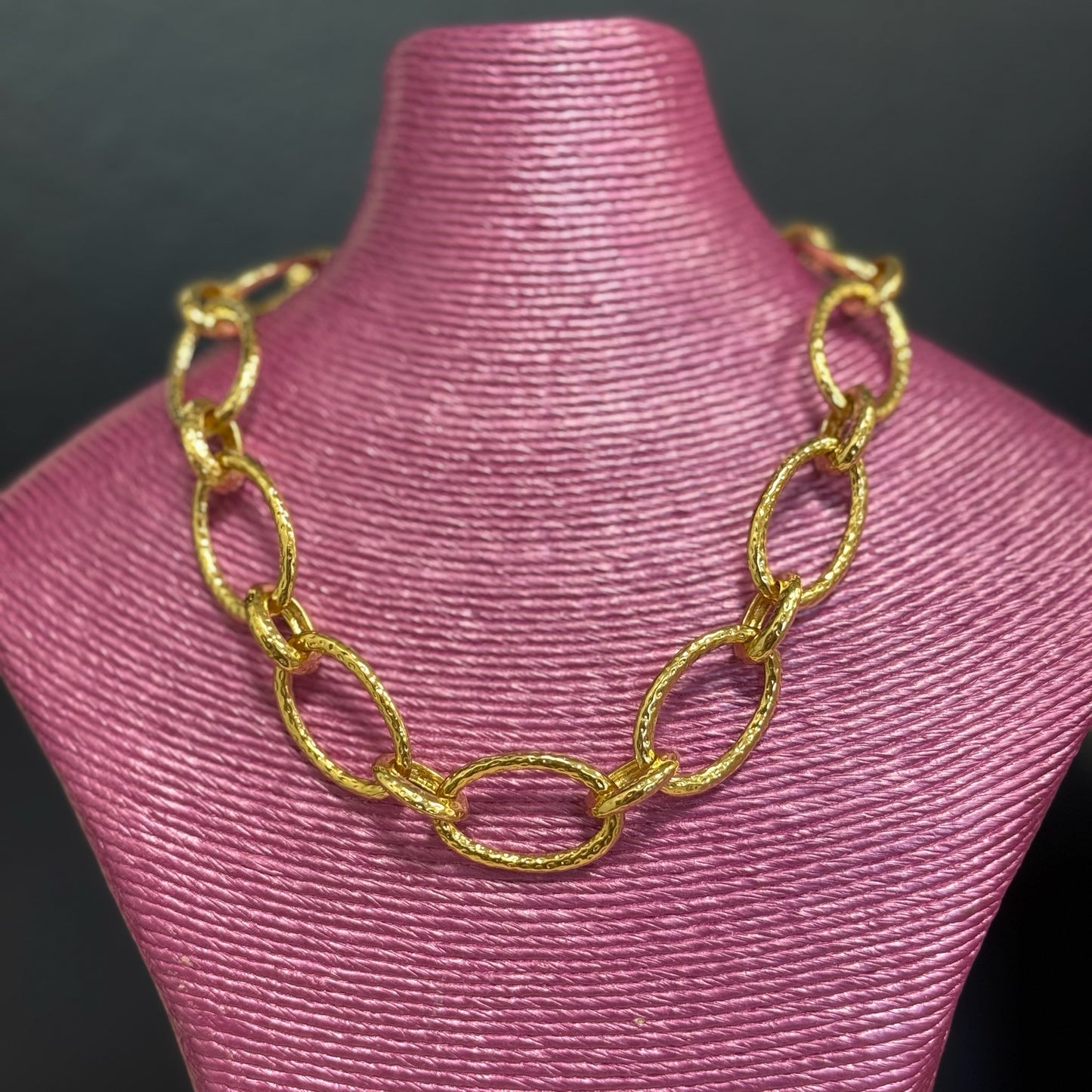 Lux Textured Link Clasp Necklace (2 colors)