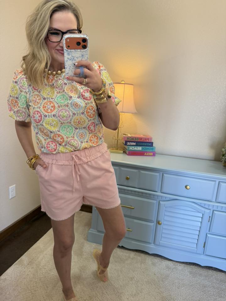 Light Pink Elastic Waist Frayed Hem Shorts