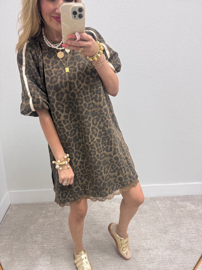Cedar Bubble Sleeve Round Neck Leopard Print Dress