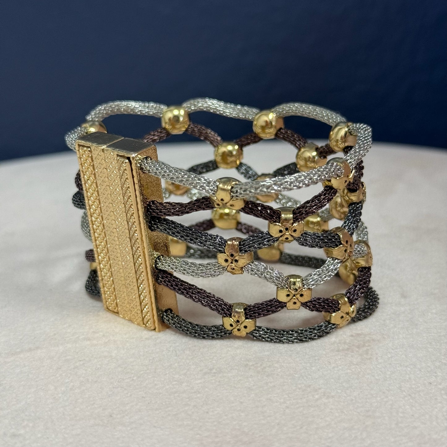 Twisted Thick Spaced Bracelet Magnetic (3 Colors)
