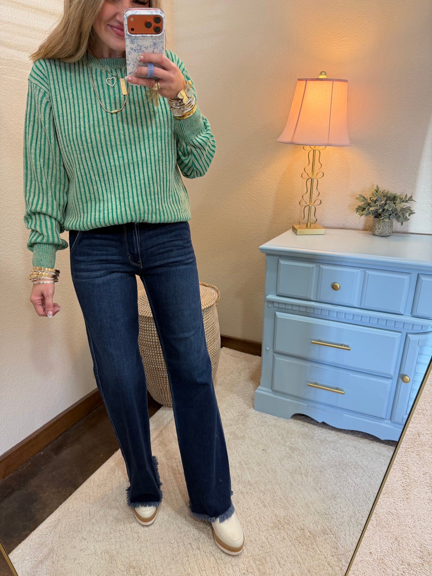 Kelly Green Curved Bottom Long Sleeve Pullover