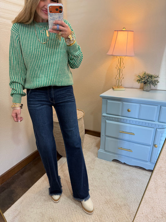 Kelly Green Curved Bottom Long Sleeve Pullover