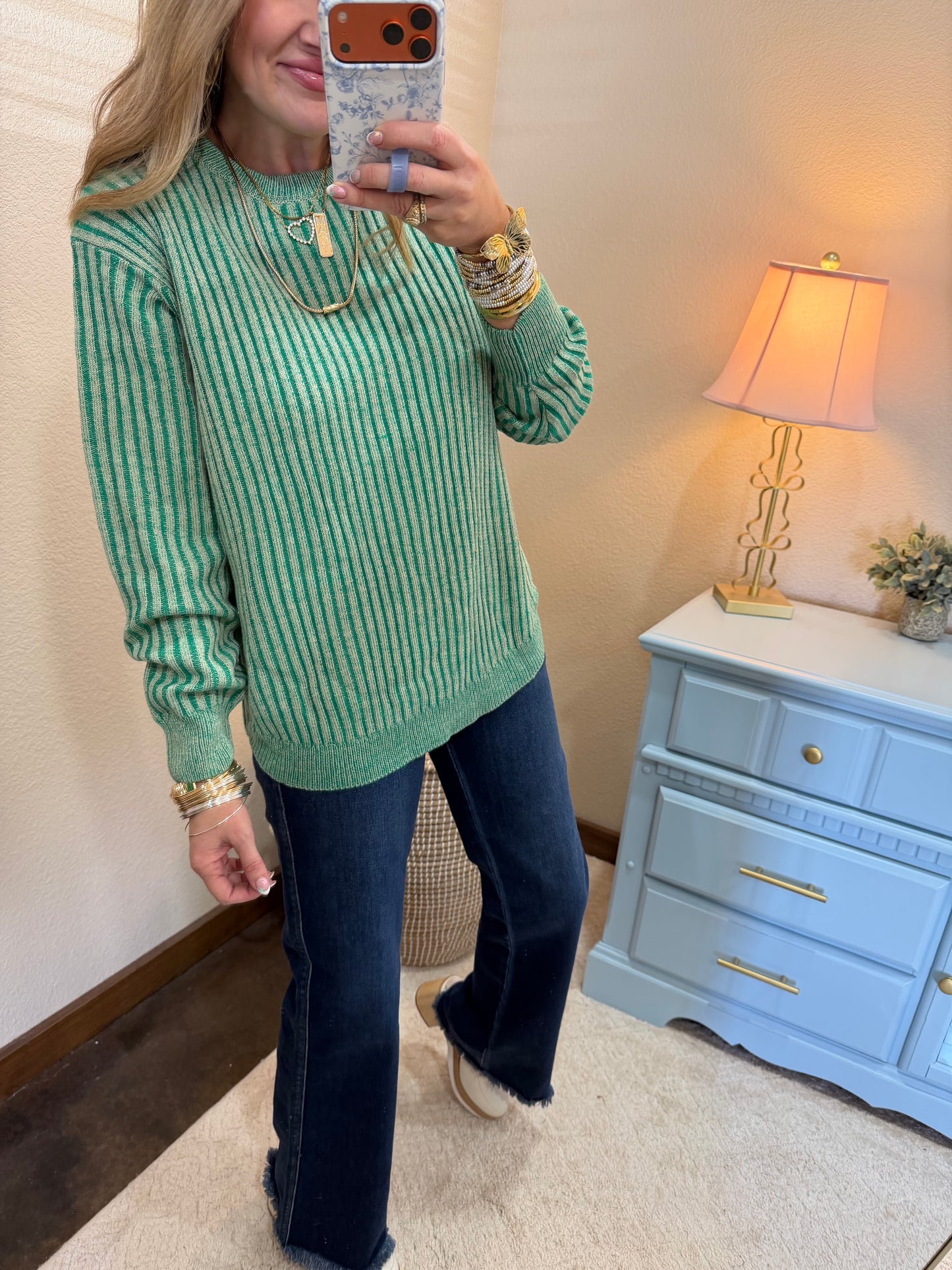 Kelly Green Curved Bottom Long Sleeve Pullover
