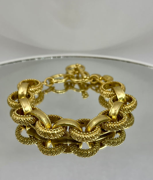 Lux Gold Medium Link Bracelet