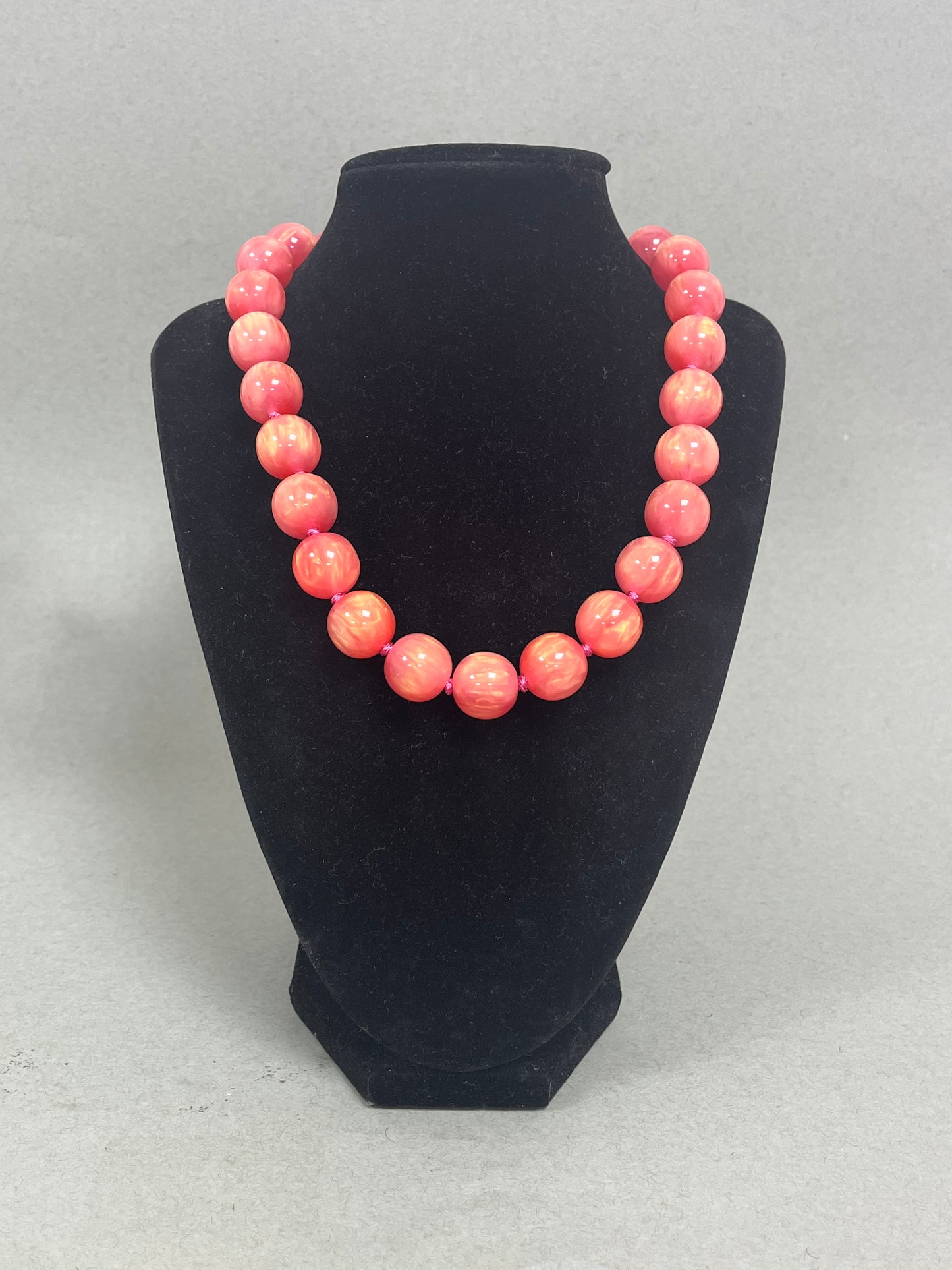 Colored Bead Magnetic Necklace- 6 Colors