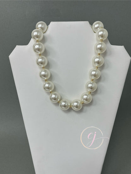 Large Pearl Bead Magnetic Necklace