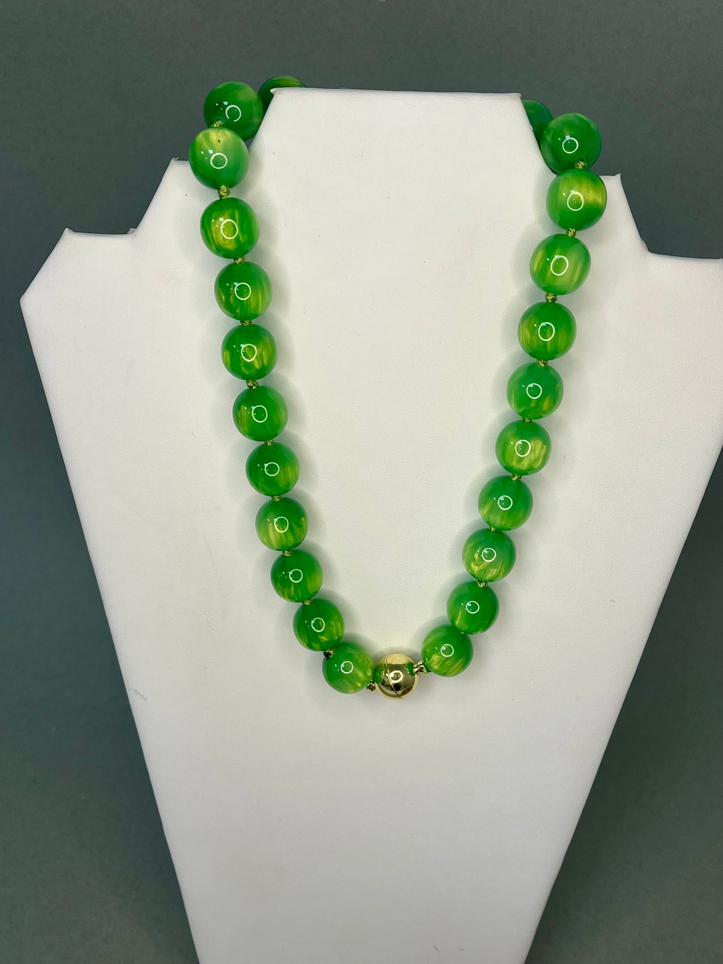 Colored Bead Magnetic Necklace- 7 Colors