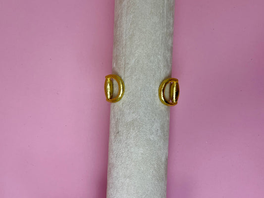 Luxe Hammered Gold Loop Cuff