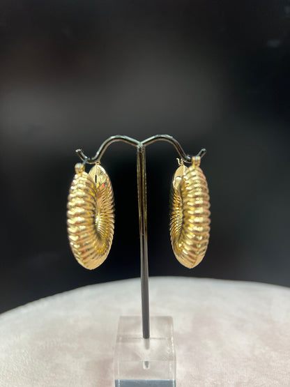 Textured chunky gold hoop