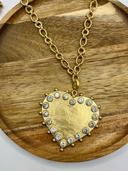 Antique Luxe Heart Pendant Magnetic Necklace
