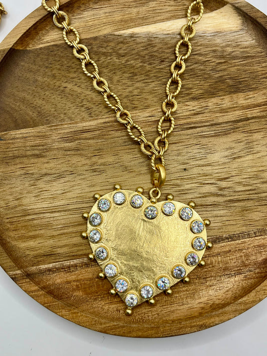 Antique Luxe Heart Pendant Magnetic Necklace