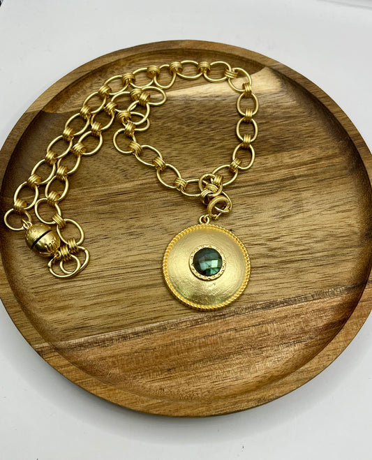 Antique Luxe Circle Pendant with Green Stone Necklace