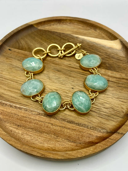 Antique Luxe Jade Color Oval Stone Toggle Bracelet