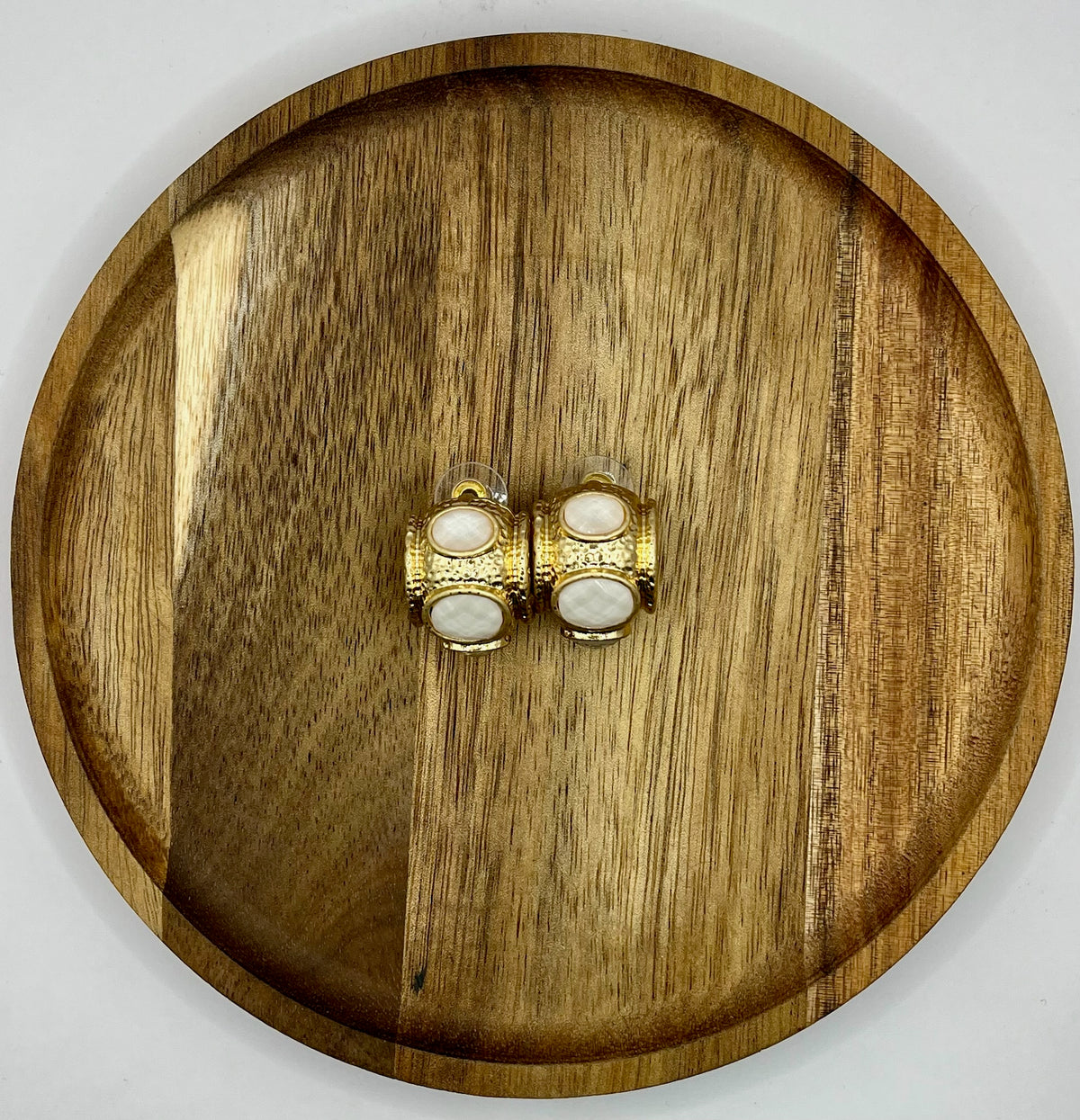 Medium Pearl StuD Earrings