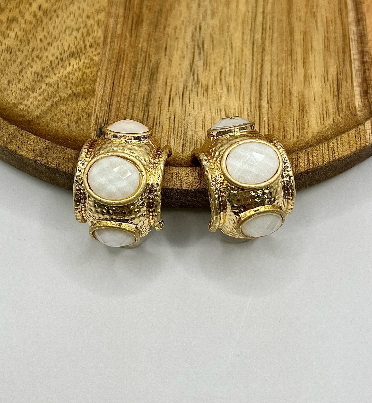 Medium Pearl StuD Earrings