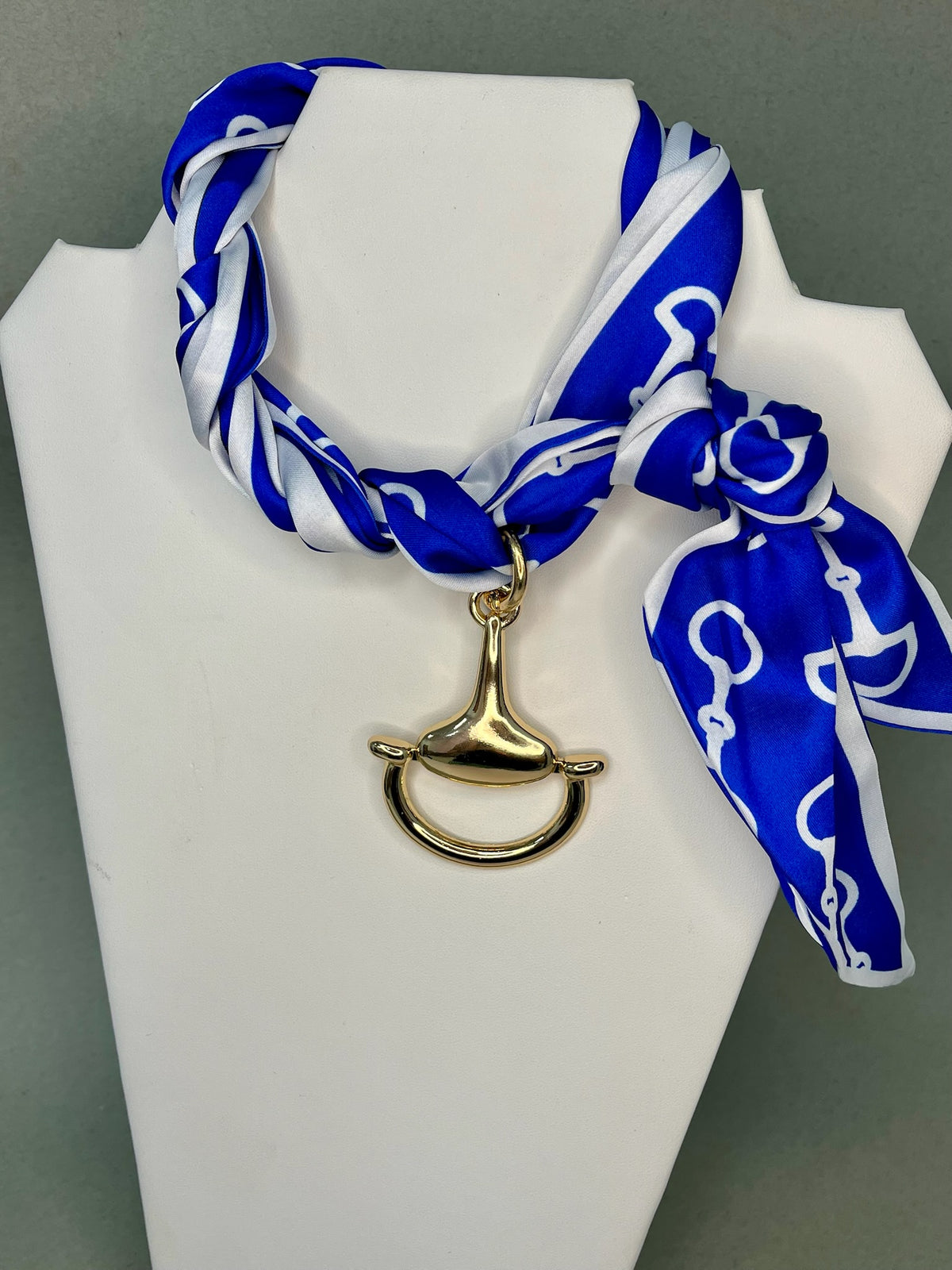 Large Horsebit Scarf Necklace- 3 colors