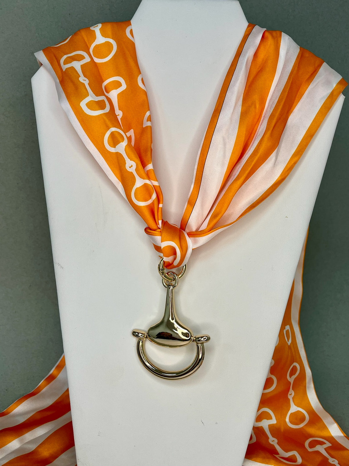 Large Horsebit Scarf Necklace- 3 colors