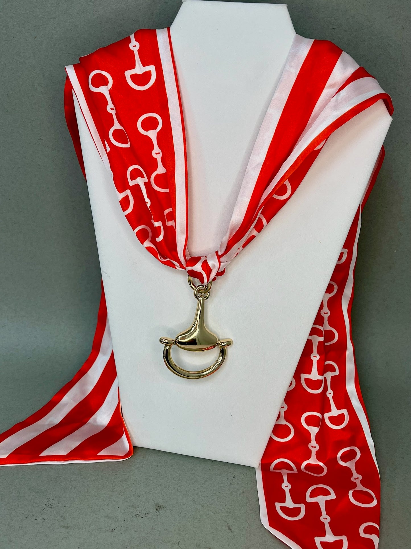 Large Horsebit Scarf Necklace- 3 colors
