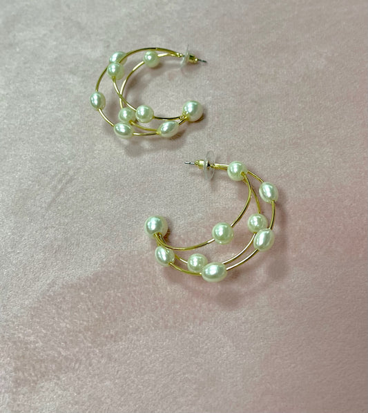 Triple Spaced Hoop Pearl FS