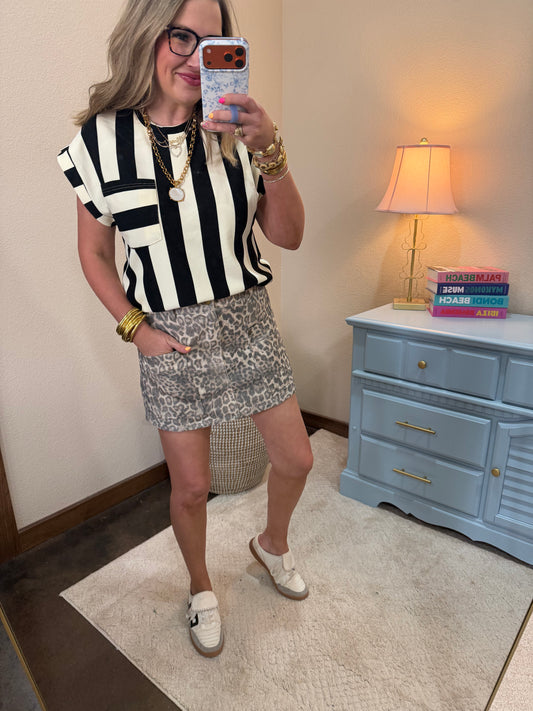 Black and Cream Strip Round Neck Pocket Top