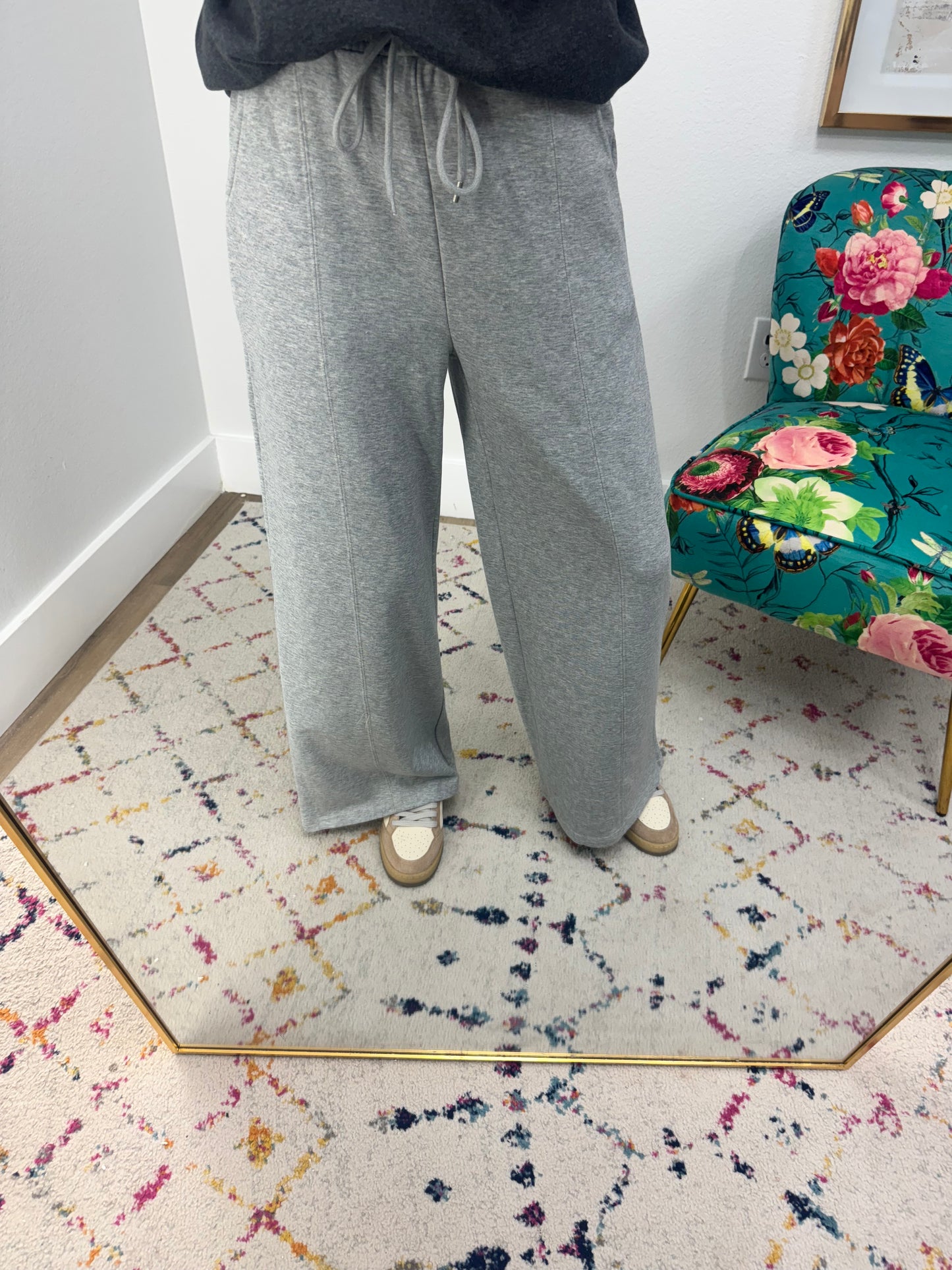 Bow Embroidered Back Pocket Pants