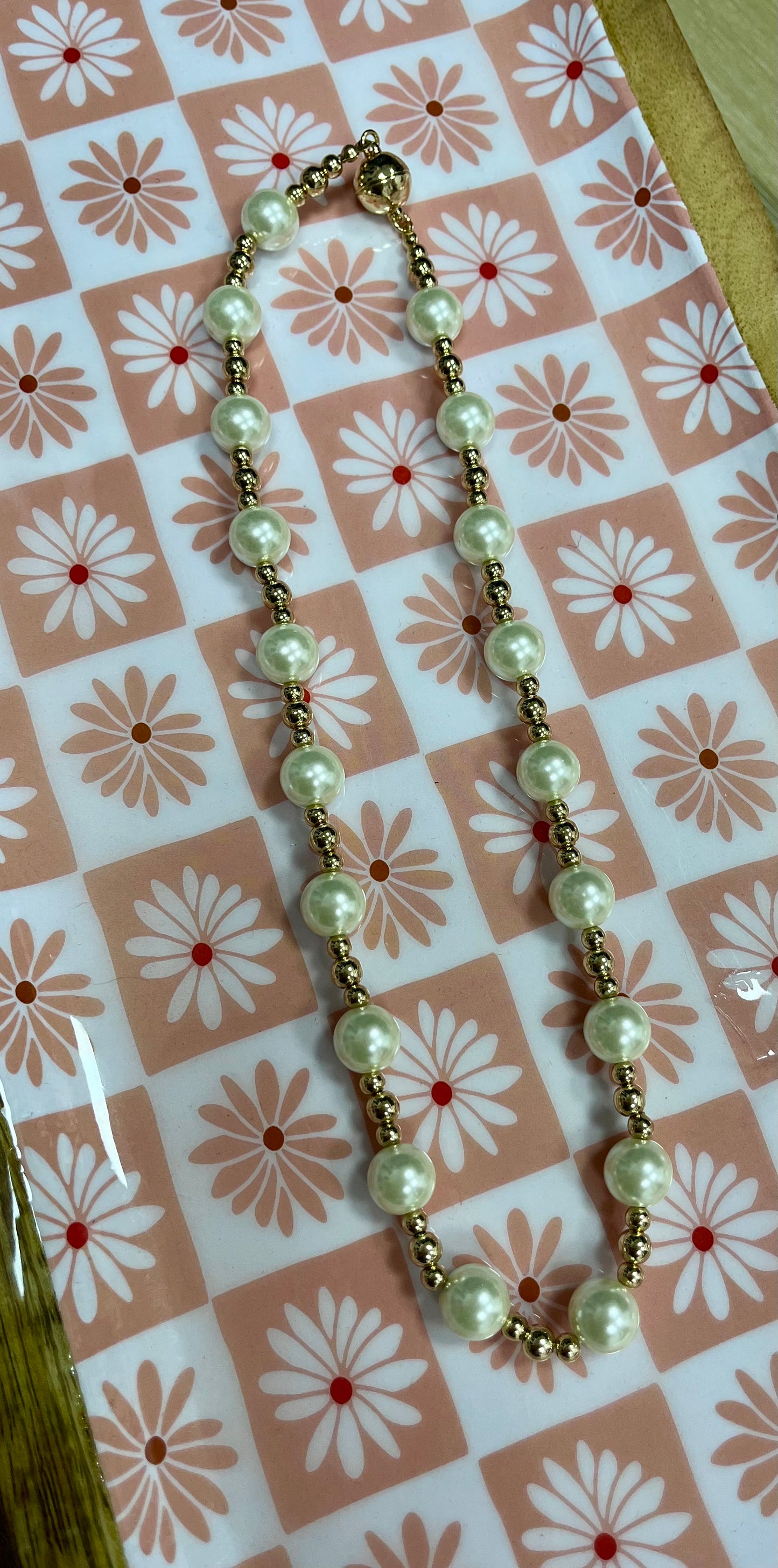 Medium Pearl with small Gold Beads Magnetic Necklace