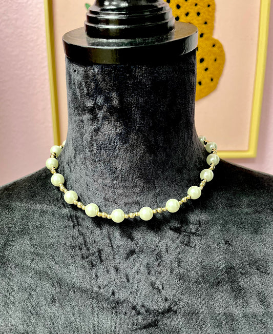 Medium Pearl with small Gold Beads Magnetic Necklace