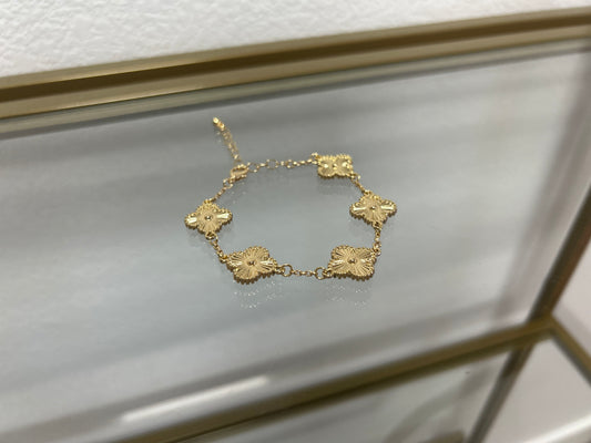 Clover Flower Style Clasp Bracelet