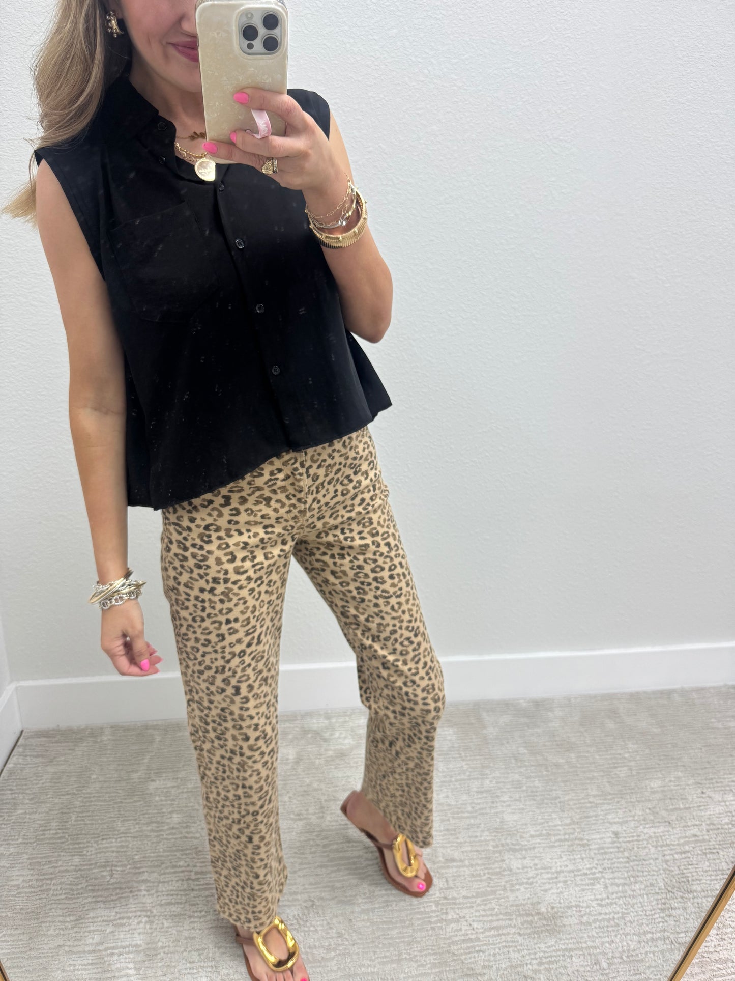 Black Sleeveless Collared Bubble Back Top FS