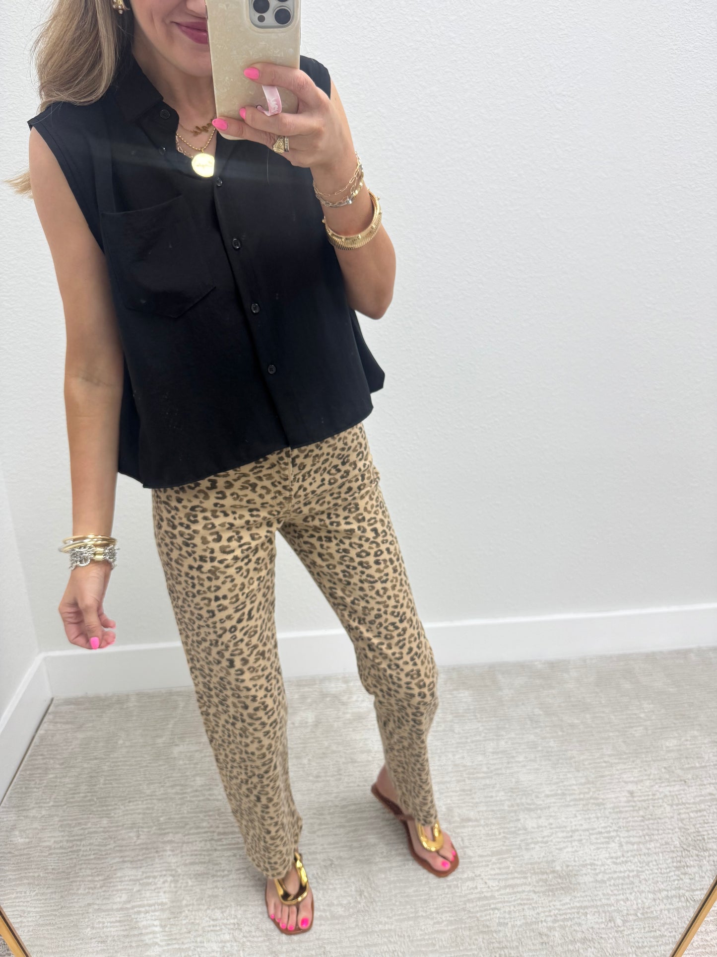 Black Sleeveless Collared Bubble Back Top FS