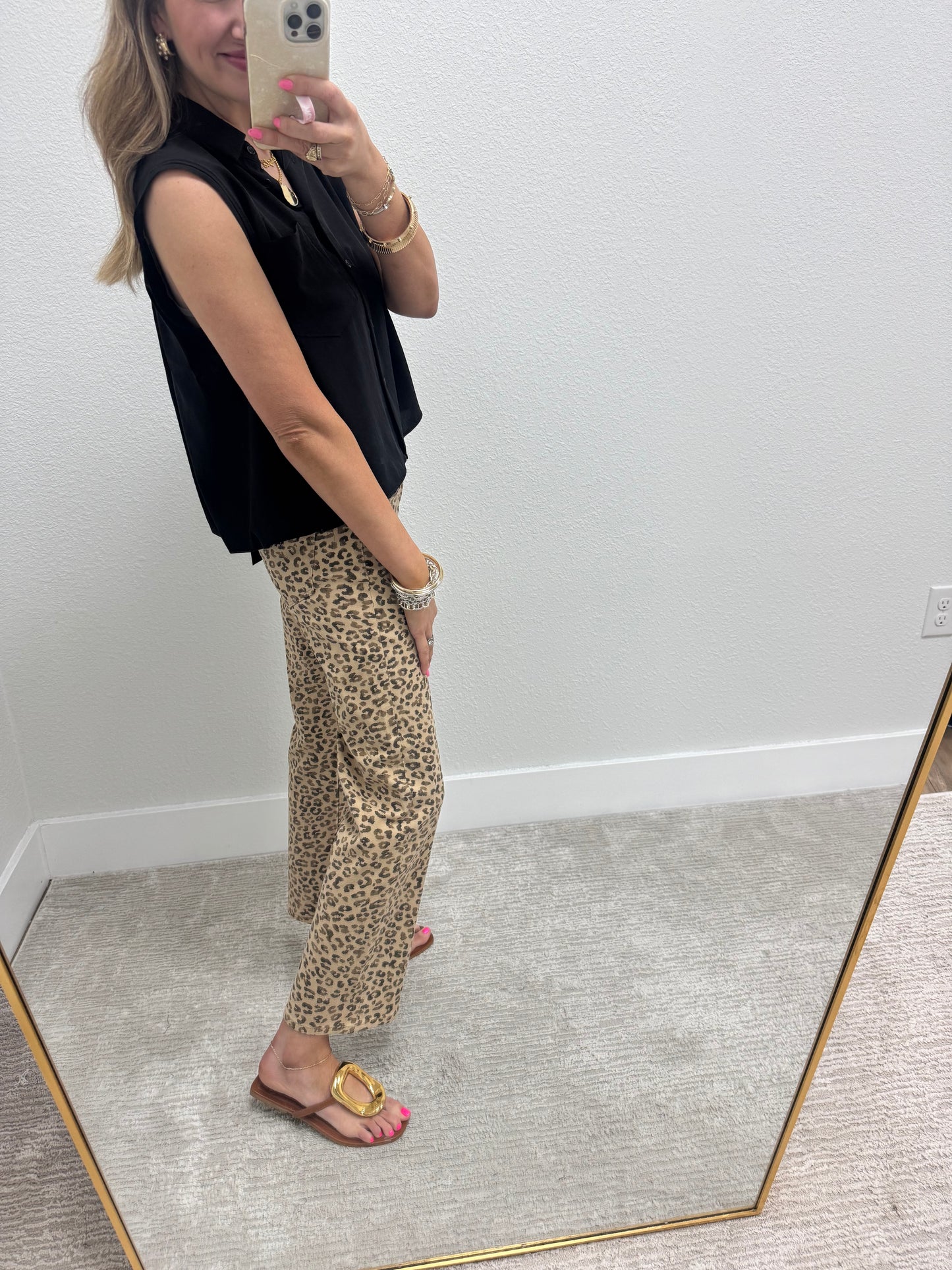 Black Sleeveless Collared Bubble Back Top FS