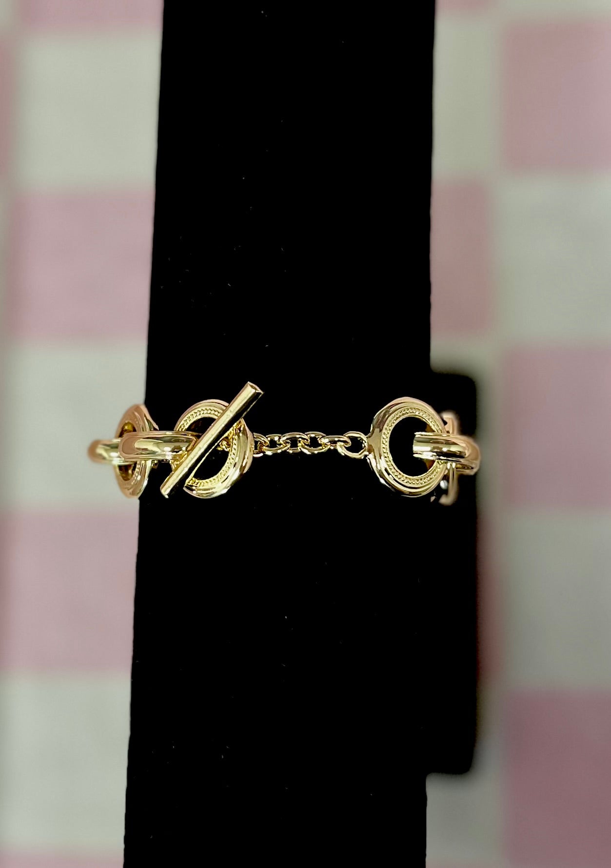 Gold Circle Link Bracelet with Toggle