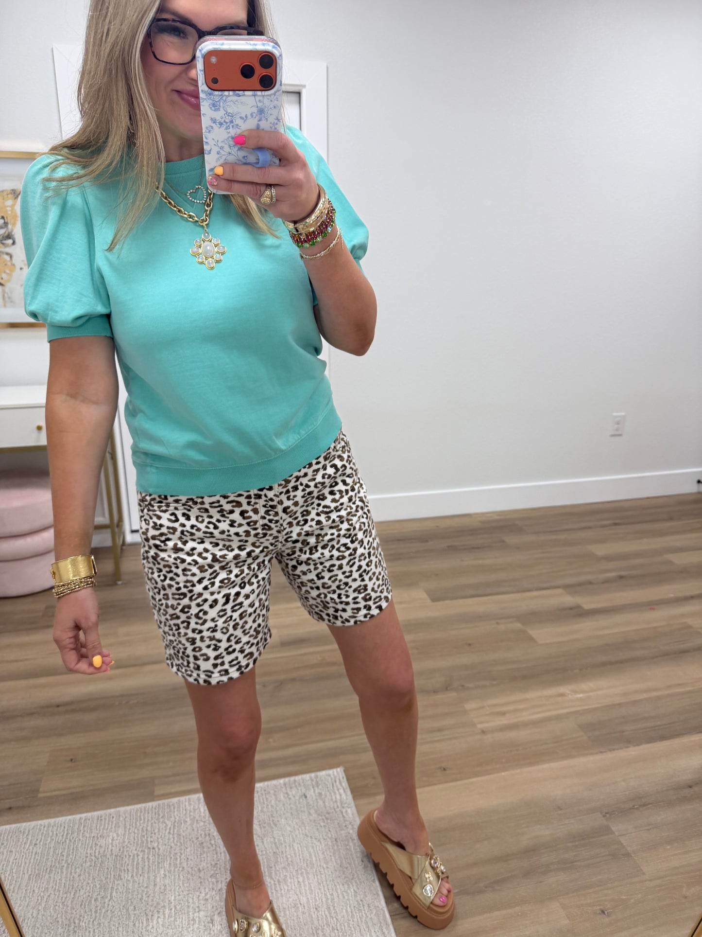 Turquoise Puff Sleeve V-stitch Crew Neck Top