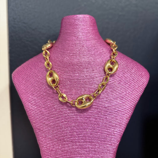 Gold Thick Circle Link Clasp Necklace