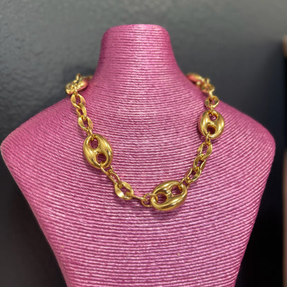 Gold Thick Circle Link Clasp Necklace