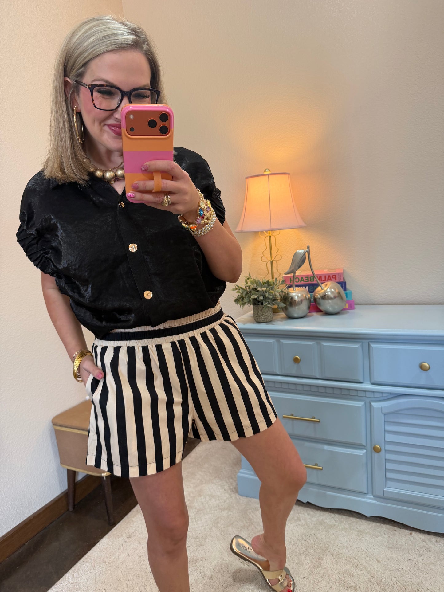 Black Collared Blouse With Short Elastic Band Sleeves